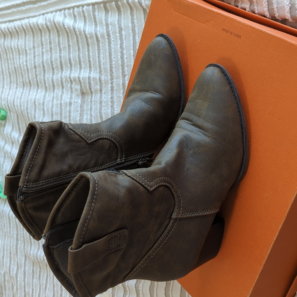 Unlisted by Kenneth Cole Western Style Ankle Boots